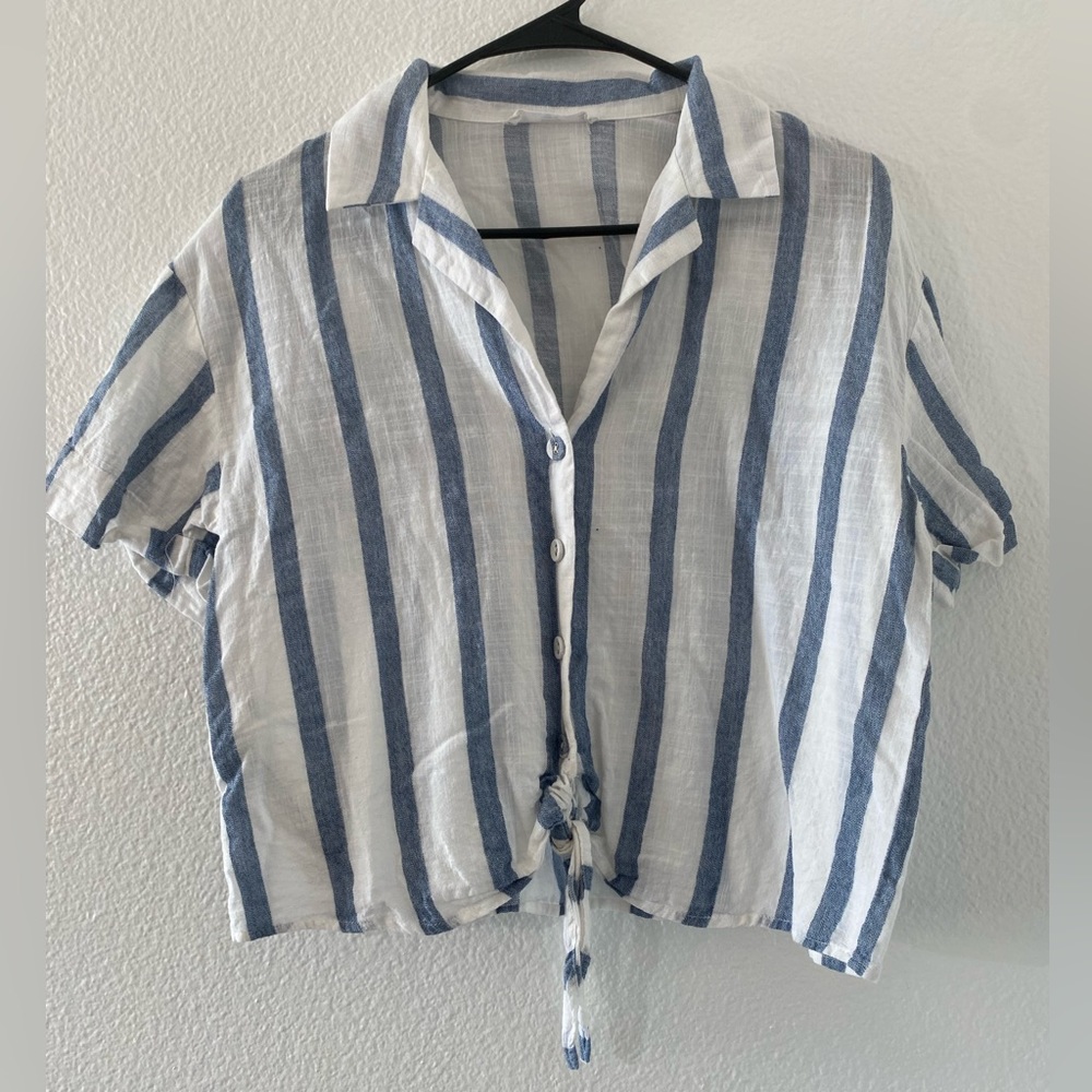 Striped blue and white top